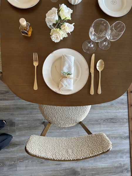 Стол овальный Q1300